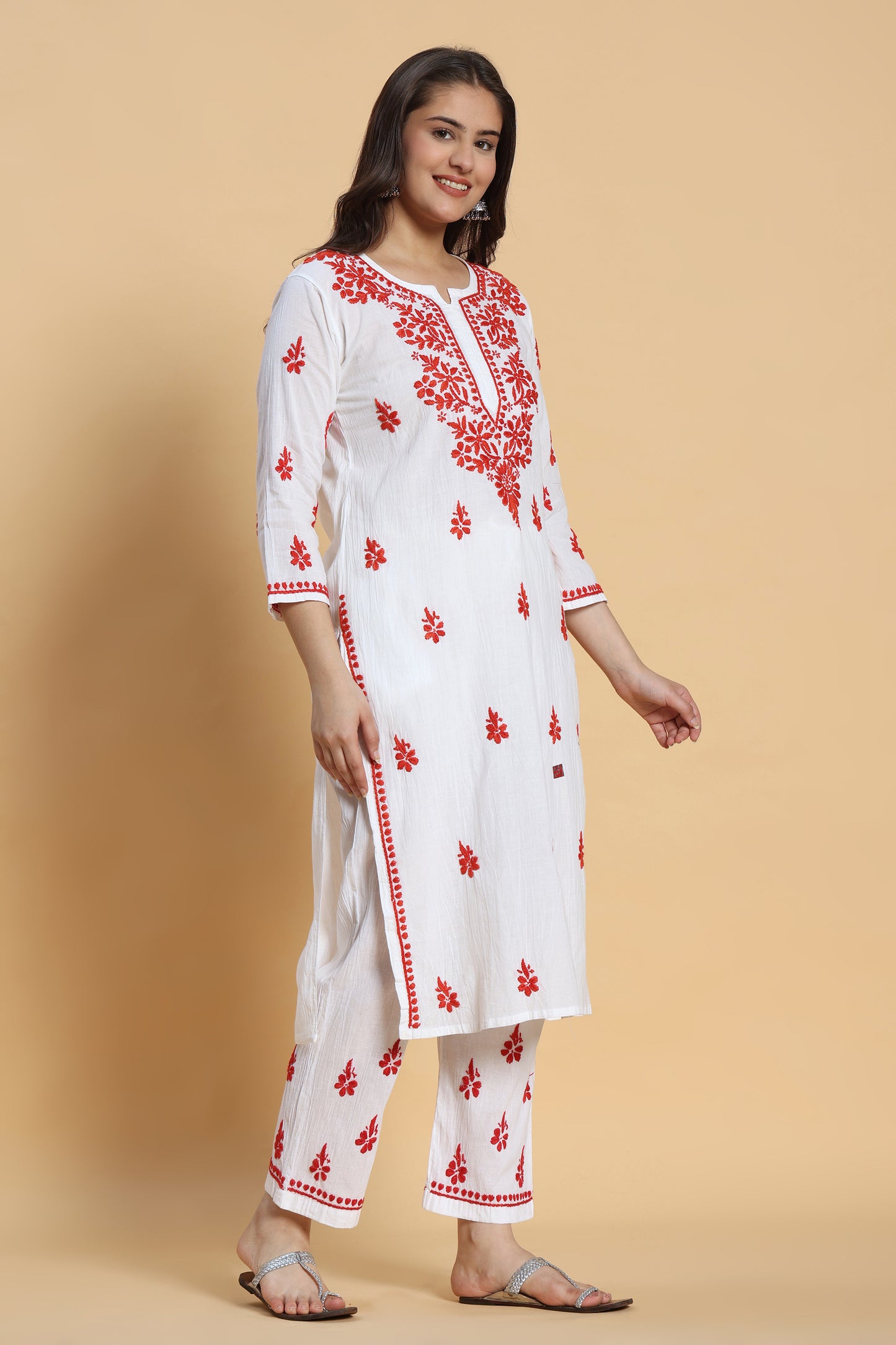 Zehn Chikankari Mul Cotton Kurta Pant set
